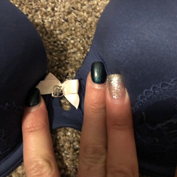 VS BRA - Picture 2 of 3